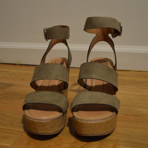 Olive Platform Wedge - Picture 2 of 4